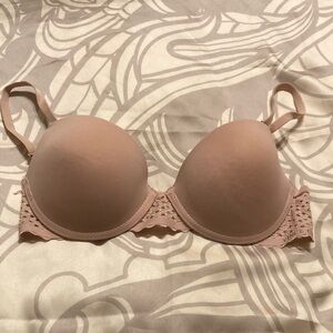 Vince Camuto Lace Accent Bra in Soft Pink good condition